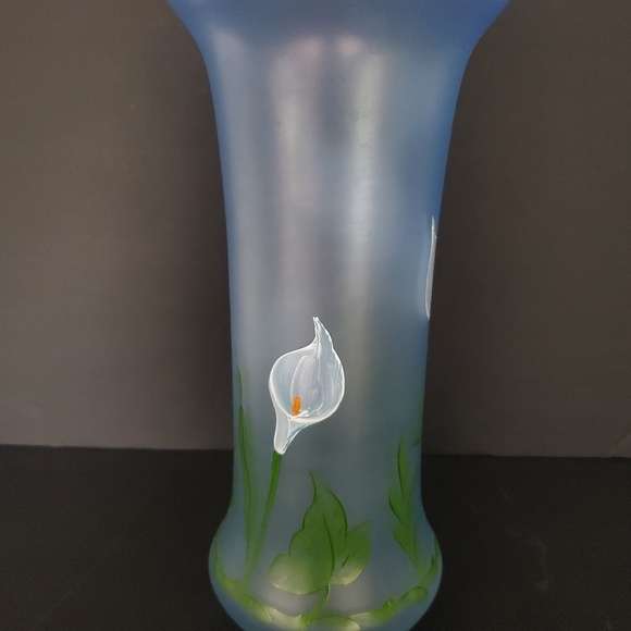 Tall Blue Satin Glass Vase Frosted Hand Painted White Calla Lilles Fluted Rim - Picture 6 of 8